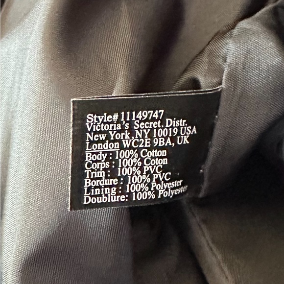 Victoria’s Secret Pink/Black Striped Overnight Bag - Picture 12 of 17